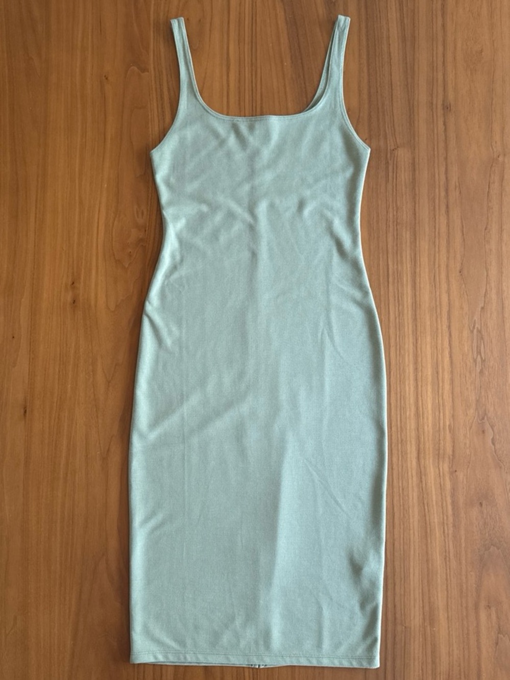 Zara Scoop Neck Bodycon Midi Dress in Light Mint